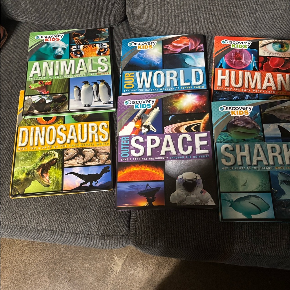 Discovery Kids books
Sharks 
Our World
Space
Animals
Dinosaurs
Human
Like new -1